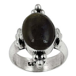 Anillo de Plata de Ley 925 para Mujer con Gema de Corte Ovalado, Elegante, Duradero y Atemporal - Product Image 1