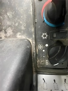 Minicargador 2014 TAKEUCHI TL10 Maquinaria de construcción Pista compacta Minicargador al mejor precio - Product Image 5