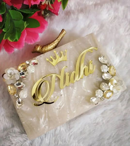 กระเป๋าคลัทช์ทำจากยางเรซินสำหรับผู้หญิงหรูหรากระเป๋าใส่ของไปงานเลี้ยงและงานแต่งงานสไตล์การแต่งตัวหรูหราเครื่องประดับแฟชั่นจากอินเดียสำหรับผู้หญิง - Product Image 1