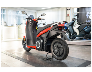 NOUVEAU SILENCE S01 CONNECTÉ / SEAT MO 125 |   ROUGE |   Trottinette électrique 95 km/h |   Moto électrique 5,6 kWh - Remise exclusive de 30% - Product Image 3