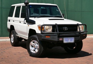 TOYOTA LANDCRUISER 2012 - Product Image 2