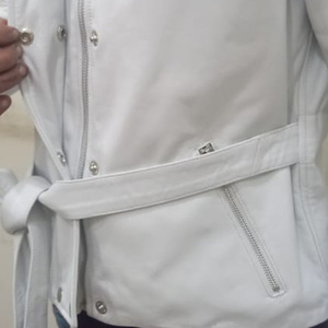 Chaqueta de piel de oveja auténtica para mujer, ropa informal, temporada de invierno, aspecto de moda para mujer, chaquetas de moda de cuero de diseño personalizado 100% - Product Image 2