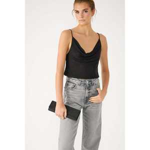 Top con Cuello Tipo Capucha y Bordado de Piedras - Product Image 1