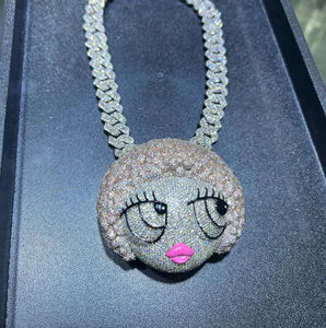 Joyería fina, bonitos colgantes y abalorios de joyería fina de dibujos animados, busto completo en oro macizo de 10kt y diamantes de moissanita de corte redondo - Product Image 3