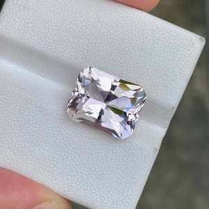 พลอยทรงแปดเหลี่ยมคุณภาพสูง 100% จากธรรมชาติ ตัดด้วยกรรไกร คุณภาพสะอาดตา ราคาถูกที่สุด - Product Image 2