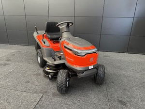 Tondeuse autoportée électrique Husqvarna TC100i 95 cm avec chargeur et bac de ramassage pour la vente - Product Image 1