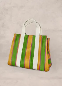 กระเป๋าถือผู้หญิงรักษ์โลก คุณภาพพรีเมียม พับเปิดได้ มีหูหิ้วสองข้าง ลายทางหลากสี ผลิตในอินเดีย ทำจากไนลอนรีไซเคิล/พลาสติกทอ - Product Image 3