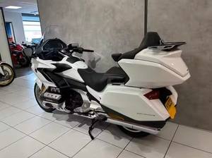 Nuevo 2023 Honda GL1800 GOLD WING TOURR DCT TOURIING MOTOS - Product Image 5