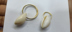 ทำจากเปลือกหอยสีขาวธรรมชาติและวงแหวนเชื่อมทองเหลืองตามสั่งไม่ได้ใช้งานสำหรับสร้อยคอต่างหูกำไลหรือข้อเท้า - Product Image 2