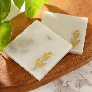 Juego de Posavasos Cuadrados de Mármol Blanco Natural con Diseño Clásico de Tulipán, Ecológicos y Resistentes al Calor |   Venta al por Mayor para el Hogar y la Oficina - Product Image 1