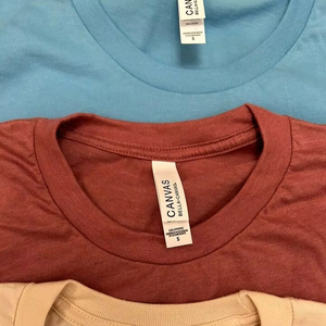 เสื้อยืดผ้าใบเบลล่าสำหรับทุกเพศเสื้อยืดผ้าแคนวาสสำหรับชายและหญิงโลโก้ตามสั่ง - Product Image 1