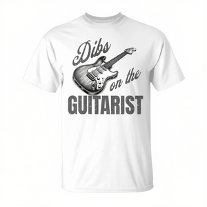 T-shirt promozionale Dibs About the Woman Guitarist con stampa di una chitarrista - Product Image 2