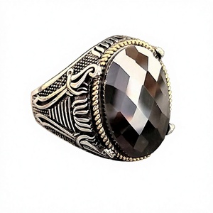 Anillo Vintage de Plata de Ley 925 Hecho a Mano para Hombre, con Zirconia Negra Ovalada, Engaste de Bisel Chapado en Oro de 14K, Joyería para Uso Diario - Product Image 1