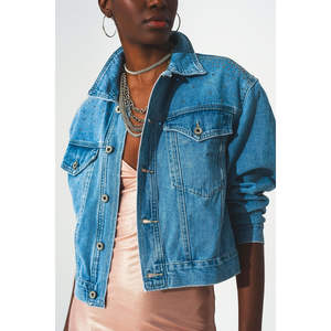 Chaqueta y Abrigo Vaquero Azul con Tachuelas para Mujer, Diseño Elegante para Mujeres Amantes de la Moda - Product Image 5