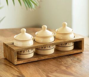 Art Of Warli Ensemble de pots à cornichons et chutney en céramique multi-usages avec support en bois Ensemble de 3 pots à condiments en céramique non hermétiques - Product Image 2