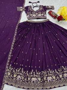 Designer Festival Lehenga Choli avec fil à broder lourd et travail de paillettes parfait pour les mariages et les fonctions traditionnelles - Product Image 6