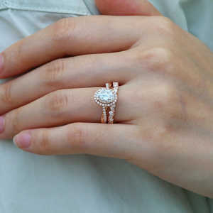 Ensemble de bagues de mariage vintage élégant et luxueux, moissanite incolore, coupe brillante torsadée, bijoux de mariage plaqués or 14 carats, or blanc - Product Image 3