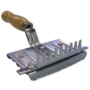 Peigne au curry de meilleure qualité avec brosse homme et queue intégrée avec manche en bois Instruments vétérinaires - Product Image 5
