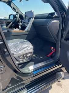 2024 Lexus LX700 3.5L Hybrid VIP Coche usado con asientos de cuero de dirección derecha y cámara trasera - Product Image 5