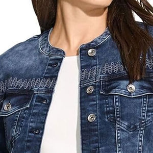 Chaqueta Vaquera Regular Personalizada de Alta Calidad para Mujer, Transpirable, de Secado Rápido, Estampada, Estilo Urbano, Mangas Regulares, Venta al por Mayor, OEM, Informal - Product Image 4