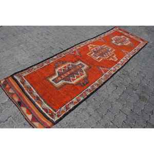 Alfombra Turca de 3.1x10.4 pies, Alfombra Herki Vintage, Alfombra de Lana Roja Sólida - Product Image 3