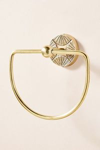 Anneau de serviette en fer parfait pour l'intérieur de la salle de bain avec un aspect classique élégant en métal poli - Product Image 6