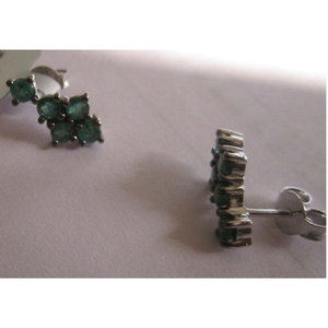 Pendientes de tuerca religiosos de moda de acero inoxidable y latón con circonita de corte esmeralda y perla, diseño geométrico, para fiestas y ocasiones de regalo - Product Image 1