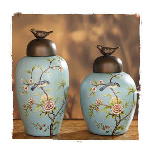 แจกันโลหะตกแต่งหรูหราพร้อมฝาปิดแกะสลัก ของตกแต่งบ้านสไตล์โมเดิร์น โถเก็บของ วางโชว์บนโต๊ะ ขายส่ง - Product Image 6