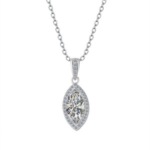 Collar con Colgante de Ojo de Caballo con Cadena de Eslabones y Engaste de Garra, Diseño Halo, Plata de Ley 925, Moissanita Marquise VVS1 de 0.50CT, Exquisito - Product Image 1