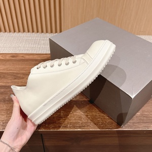 Chaussures décontractées pour femmes de qualité supérieure, nouveaux modèles, chaussures noires de créateur, à lacets, style chunky, chaussures de marche tendance, style classique. - Product Image 1