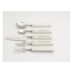 Ensemble de couverts en acier inoxydable poli avec manche en résine, vaisselle de table en métal de haute qualité, ensemble de vaisselle de restaurant - Product Image 4