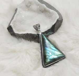 Venta al por mayor a granel joyería de moda Natural llamativo labradorita piedra preciosa colgante collar plateado hecho a mano cristal curativo - Product Image 2