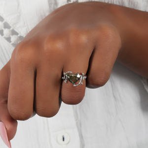 Anillo de Boda Chapado en Oro Blanco Sólido de 18KT, Piedra Lateral de Diamante Cultivado en Laboratorio, Diseño Personalizado, Estilo de Moda, IGI - Product Image 1