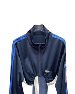 เสื้อแจ็คเก็ตผู้หญิงถักจากโพลีเอสเตอร์ ความหนาปกติ พร้อมซิปโพลีเอสเตอร์ เสื้อแจ็คเก็ตหนา คอวี ซิปหนังแท้ - Product Image 6