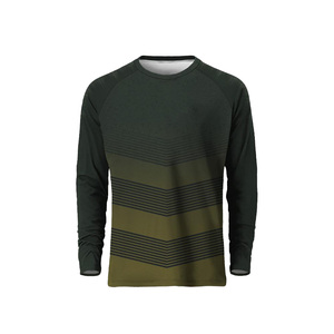 Camiseta de Manga Larga con Estampado Premier Urban Motion para Hombre, Diseñada para un Estilo Moderno y Atractivo para el Día a Día - Product Image 1