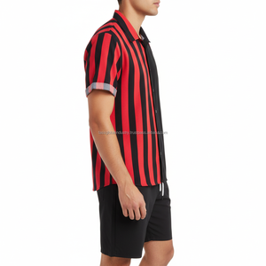 Ensemble de shorts rayés pour homme sur mesure OEM - Design rouge et noir à deux pièces, tenue streetwear d'été - Product Image 3