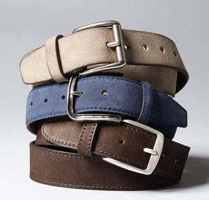 Ceinture en cuir véritable pour homme |   Finition en daim bleu premium |   Boucle classique à ardillon |   Fournisseur en gros OEM |   Divine International - Product Image 4