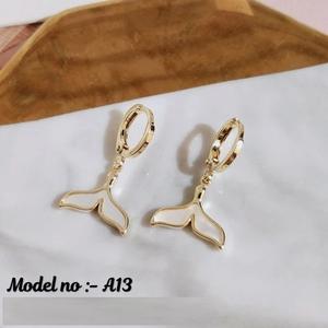 ต่างหูหางปลาวาฬทองแดงป้องกันการเสื่อมเสียสไตล์มหาสมุทรเครื่องประดับแฮนด์เมดน้ำหนักเบาสำหรับผู้หญิง - Product Image 2