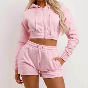 Ensemble haut et short pour femme de haute qualité, ensemble tendance pour femme, tissu en molleton de coton et service OEM - Product Image 3