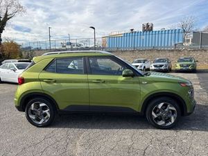 VÉHICULE D'OCCASION 2022 V-E-N-U-E SEL FWD TRANSMISSION 121 CV 1.6L VARIABLE SUV CROSSOVER PRÊT À LA VENTE - Product Image 5