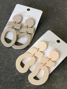 Pendientes Redondos de Resina Hechos a Mano, Ligeros y Duraderos, Accesorio de Joyería de Moda - Product Image 2