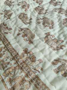 Couverture Kantha en coton à imprimé animal réversible de Jaipur - Product Image 2