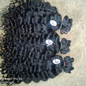 Extension de cheveux de trame Remy indienne de haute qualité Curly matériel de cheveux de qualité faite à la machine - Product Image 1