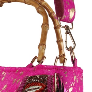 Sac à main chic et contemporain pour femme, design élégant et élégant, grand intérieur, transport confortable, idéal pour les événements sociaux quotidiens, en provenance d'Inde - Product Image 3