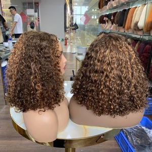 Peluca de Cabello Humano Vietnamita con Encaje 4x4, 14 Pulgadas, Rizos de Lujo, Rizos Definidos y Voluminosos, Efecto de Peinado Duradero - Product Image 4