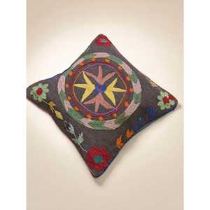 Funda de Cojín Bordada a Mano Suzani de 45 x 45 cm, Elegante Accesorio para Almohada - Product Image 4