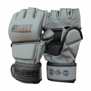 ถุงมือ MMA หนังแท้สำหรับใช้ในชีวิตประจำวันกันน้ำได้ดีเยี่ยมดีไซน์แบบครึ่งนิ้ว - Product Image 1