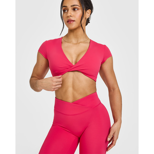 เสื้อครอปเบอร์รี่บลูมของผู้หญิงเสื้อครอปแบบรวมแขนสั้นผ้าโพลีเอสเตอร์เนื้อนุ่มยืดหยุ่นเสื้อครอปฟิตเนสสำหรับผู้หญิง - Product Image 1