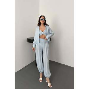 Conjunto de Tres Piezas con Detalles en Azul Celeste - Azul Celeste - Product Image 1