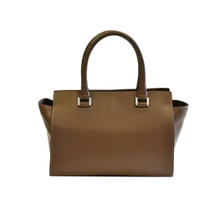 art 3631 structured safiano leather bag to carry by hand or with shoulder strap